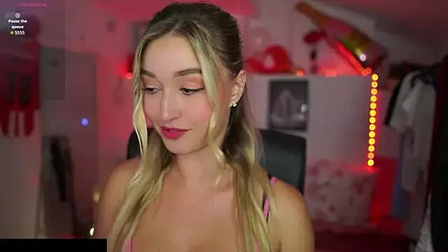 Unleash your urge for fetish cams livestreamers with our pick of steaming hot models, versed in the art of seduction and indulgence.