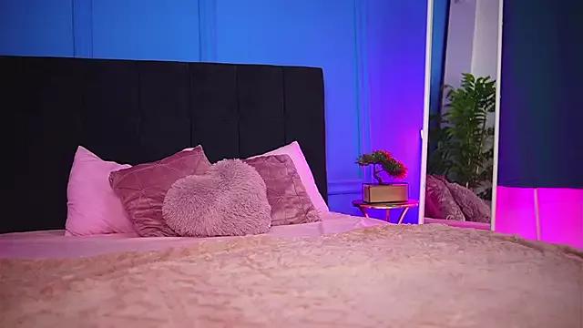 Unleash your urge for fetish cams livestreamers with our pick of steaming hot models, versed in the art of seduction and indulgence.