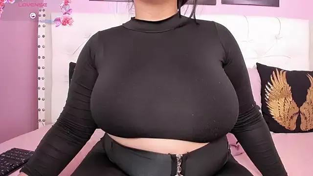 Unleash your urge for fetish cams livestreamers with our pick of steaming hot models, versed in the art of seduction and indulgence.