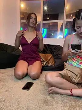 Unleash your urge for fetish cams livestreamers with our pick of steaming hot models, versed in the art of seduction and indulgence.