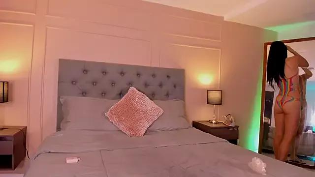 Unleash your urge for fetish cams livestreamers with our pick of steaming hot models, versed in the art of seduction and indulgence.