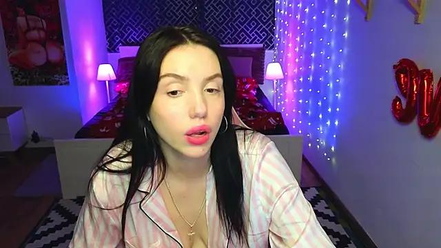 Unleash your urge for fetish cams livestreamers with our pick of steaming hot models, versed in the art of seduction and indulgence.