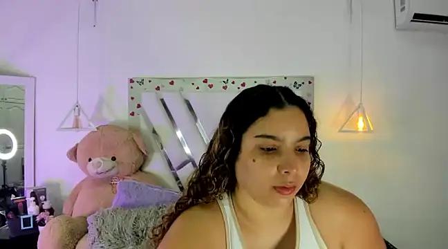 Unleash your urge for fetish cams livestreamers with our pick of steaming hot models, versed in the art of seduction and indulgence.