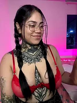 Unleash your urge for fetish cams livestreamers with our pick of steaming hot models, versed in the art of seduction and indulgence.