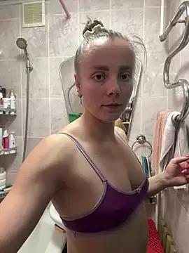 AlisaKissss from StripChat is Freechat