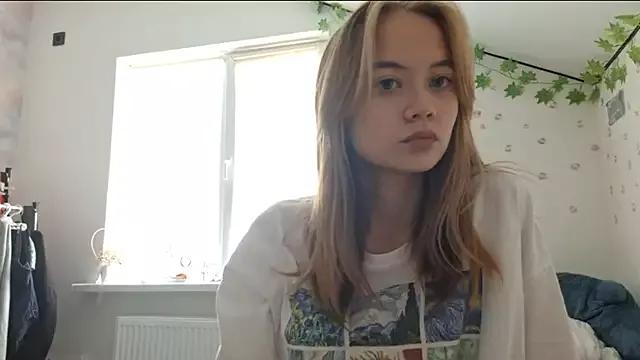 ALISALISAAS from StripChat is Freechat
