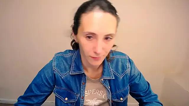 AlissaJersi from StripChat is Freechat