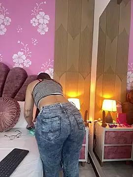 Unleash your urge for fetish cams livestreamers with our pick of steaming hot models, versed in the art of seduction and indulgence.