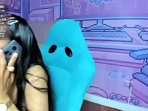 Unleash your urge for fetish cams livestreamers with our pick of steaming hot models, versed in the art of seduction and indulgence.