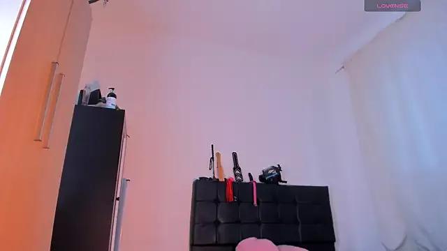 Almabysc from StripChat is Freechat