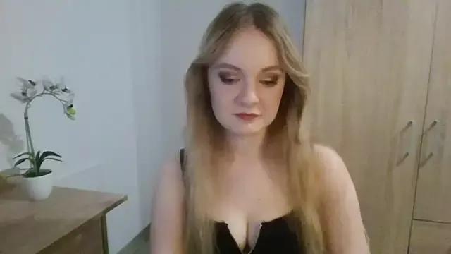 AlmaHoney from StripChat is Freechat