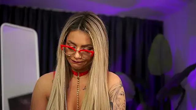 Unleash your urge for fetish cams livestreamers with our pick of steaming hot models, versed in the art of seduction and indulgence.