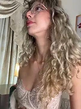 Unleash your urge for fetish cams livestreamers with our pick of steaming hot models, versed in the art of seduction and indulgence.