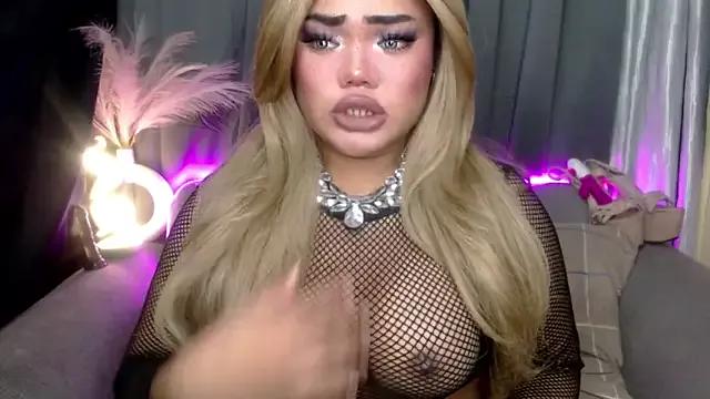 AlwaysHornyMia from StripChat is Freechat