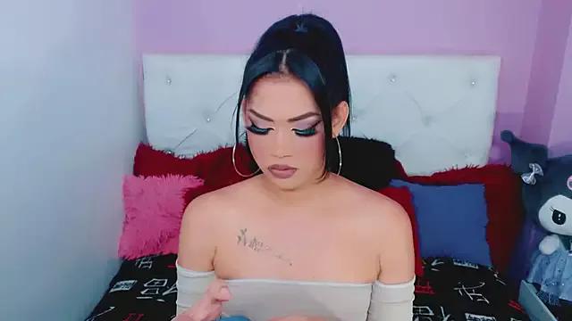 Unleash your urge for fetish cams livestreamers with our pick of steaming hot models, versed in the art of seduction and indulgence.