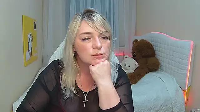 Unleash your urge for fetish cams livestreamers with our pick of steaming hot models, versed in the art of seduction and indulgence.