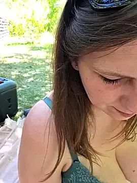 AmazingCurvy from StripChat is Freechat