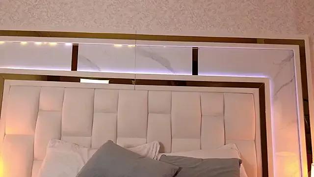 ambar_rosse25 from StripChat is Freechat