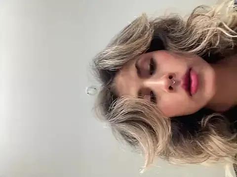 Amber_brooks from StripChat is Freechat