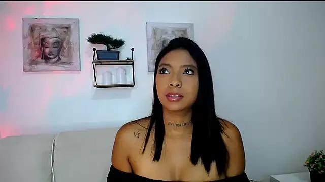 Amber_diamond from StripChat is Freechat