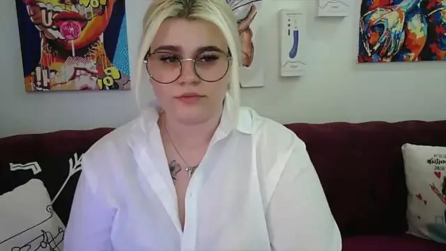 Amber_Monro from StripChat is Freechat