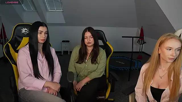 Unleash your urge for fetish cams livestreamers with our pick of steaming hot models, versed in the art of seduction and indulgence.