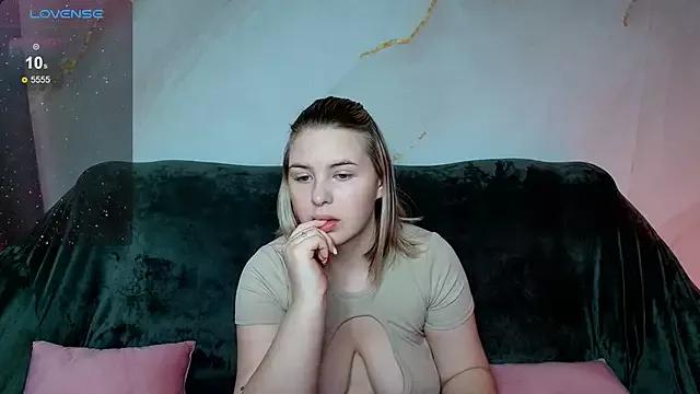 Amelia_Mooree from StripChat is Freechat