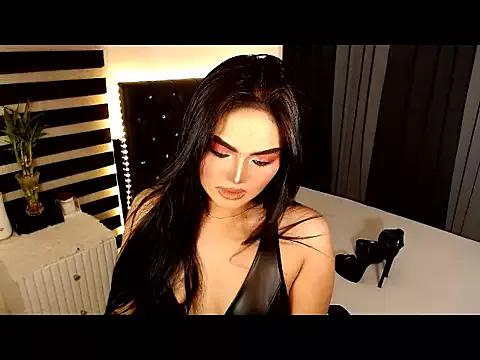 ameliadom from StripChat is Freechat