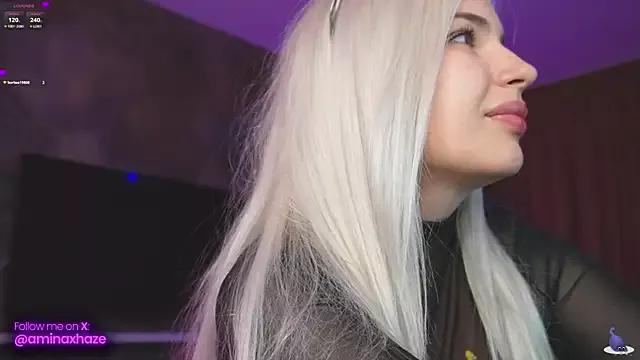 aminahaze from StripChat is Freechat