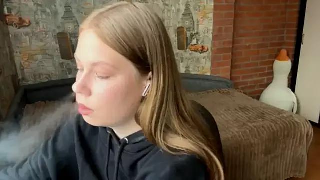 AmiraDehart from StripChat is Freechat