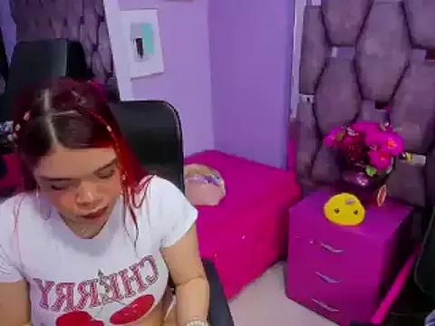 Unleash your urge for fetish cams livestreamers with our pick of steaming hot models, versed in the art of seduction and indulgence.