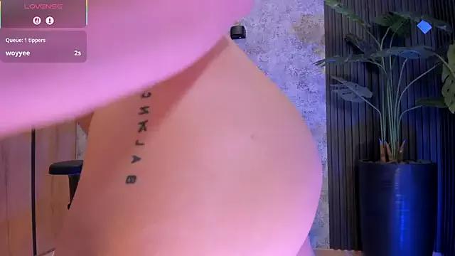 Unleash your urge for fetish cams livestreamers with our pick of steaming hot models, versed in the art of seduction and indulgence.