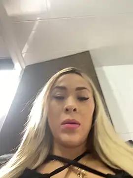 AmyWillss from StripChat is Freechat