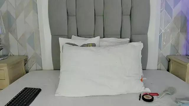 Unleash your urge for fetish cams livestreamers with our pick of steaming hot models, versed in the art of seduction and indulgence.