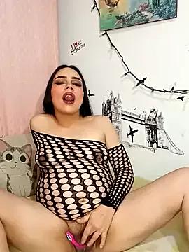 Unleash your urge for fetish cams livestreamers with our pick of steaming hot models, versed in the art of seduction and indulgence.