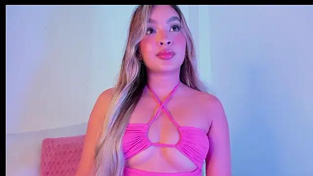 Unleash your urge for fetish cams livestreamers with our pick of steaming hot models, versed in the art of seduction and indulgence.