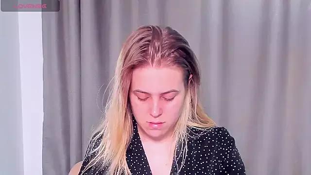 AngelAnty from StripChat is Freechat