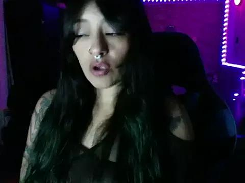 AngelaQueen_ from StripChat is Freechat