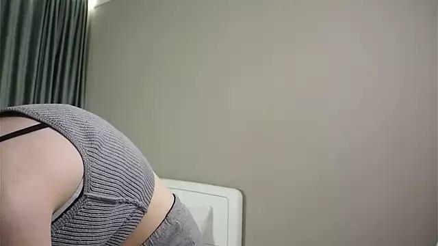 AngelinaWhirie from StripChat is Freechat