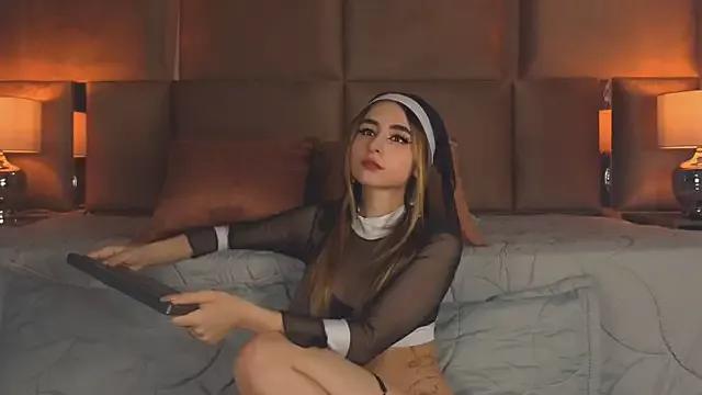 Unleash your urge for fetish cams livestreamers with our pick of steaming hot models, versed in the art of seduction and indulgence.
