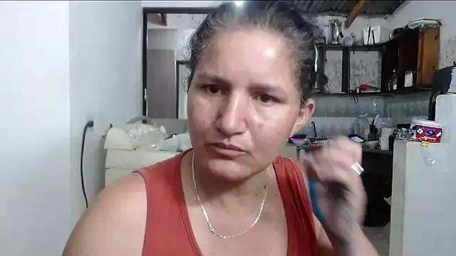 Angelinna_Milf from StripChat is Freechat