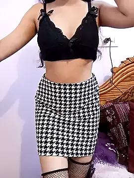 Unleash your urge for fetish cams livestreamers with our pick of steaming hot models, versed in the art of seduction and indulgence.