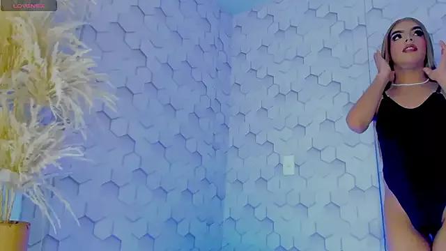 Unleash your urge for fetish cams livestreamers with our pick of steaming hot models, versed in the art of seduction and indulgence.