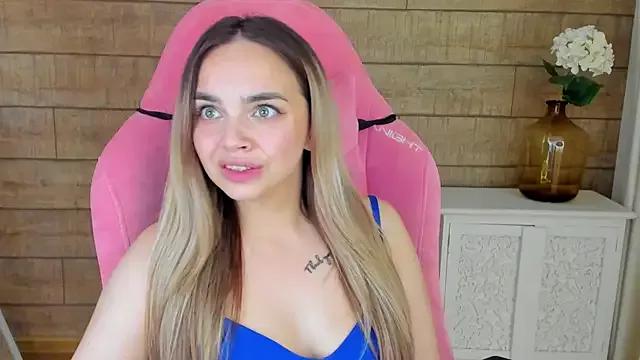 Unleash your urge for fetish cams livestreamers with our pick of steaming hot models, versed in the art of seduction and indulgence.