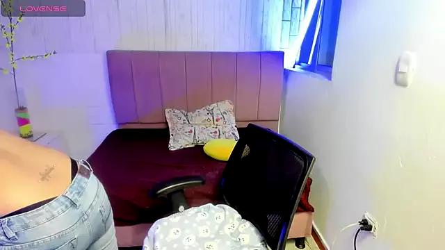 anna_moon11 from StripChat is Freechat