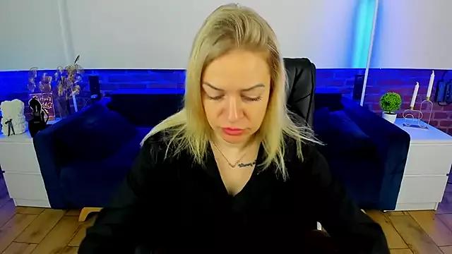 Unleash your urge for fetish cams livestreamers with our pick of steaming hot models, versed in the art of seduction and indulgence.