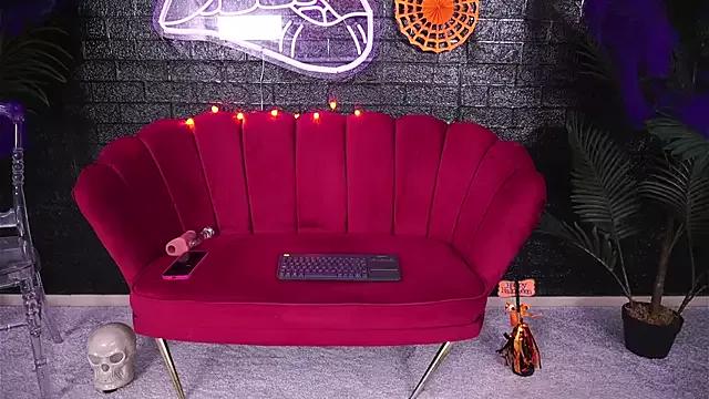 Unleash your urge for fetish cams livestreamers with our pick of steaming hot models, versed in the art of seduction and indulgence.