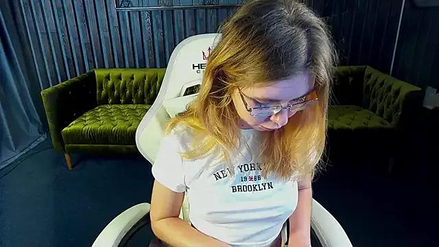 Unleash your urge for fetish cams livestreamers with our pick of steaming hot models, versed in the art of seduction and indulgence.