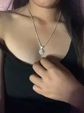 Anne_xo from StripChat is Freechat