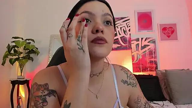 Unleash your urge for fetish cams livestreamers with our pick of steaming hot models, versed in the art of seduction and indulgence.